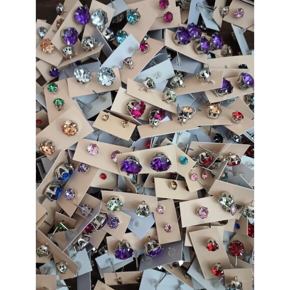 ZiinFlur Jewelry - WHOLESALE Lot of 50 Pairs of Assorted Stud Earrings New Bling Rhinestone…